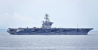 外媒：中東局勢緊張之際，美“尼米茲”號航母駛離南海向西航行