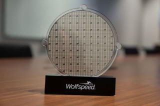 芯片制造商Wolfspeed股價(jià)暴跌超45%，創(chuàng)27年新低
