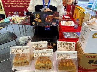 汪小菲試吃，安慕?？缃纭诤貌?huì)，逛著逛著就吃飽了