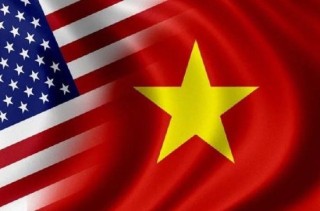 外盤頭條：伊朗導(dǎo)彈齊射回應(yīng)以色列大規(guī)模襲擊 特斯拉被瑞典養(yǎng)老基金拉黑 美越據(jù)悉接近達(dá)成框架性貿(mào)易協(xié)議