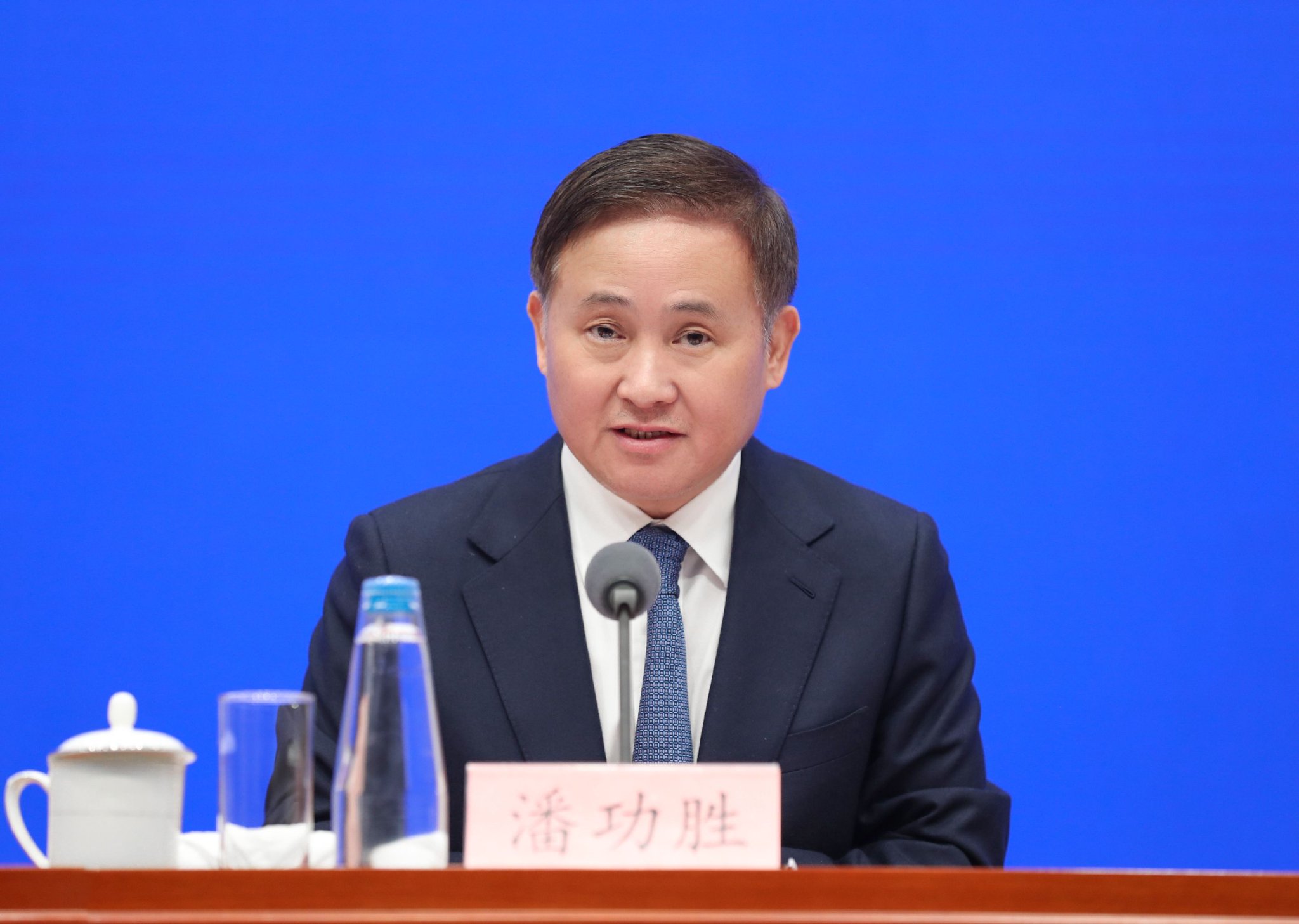 全文|國(guó)新辦舉行新聞發(fā)布會(huì) 介紹“一攬子金融政策支持穩(wěn)市場(chǎng)穩(wěn)預(yù)期”有關(guān)情況  第2張